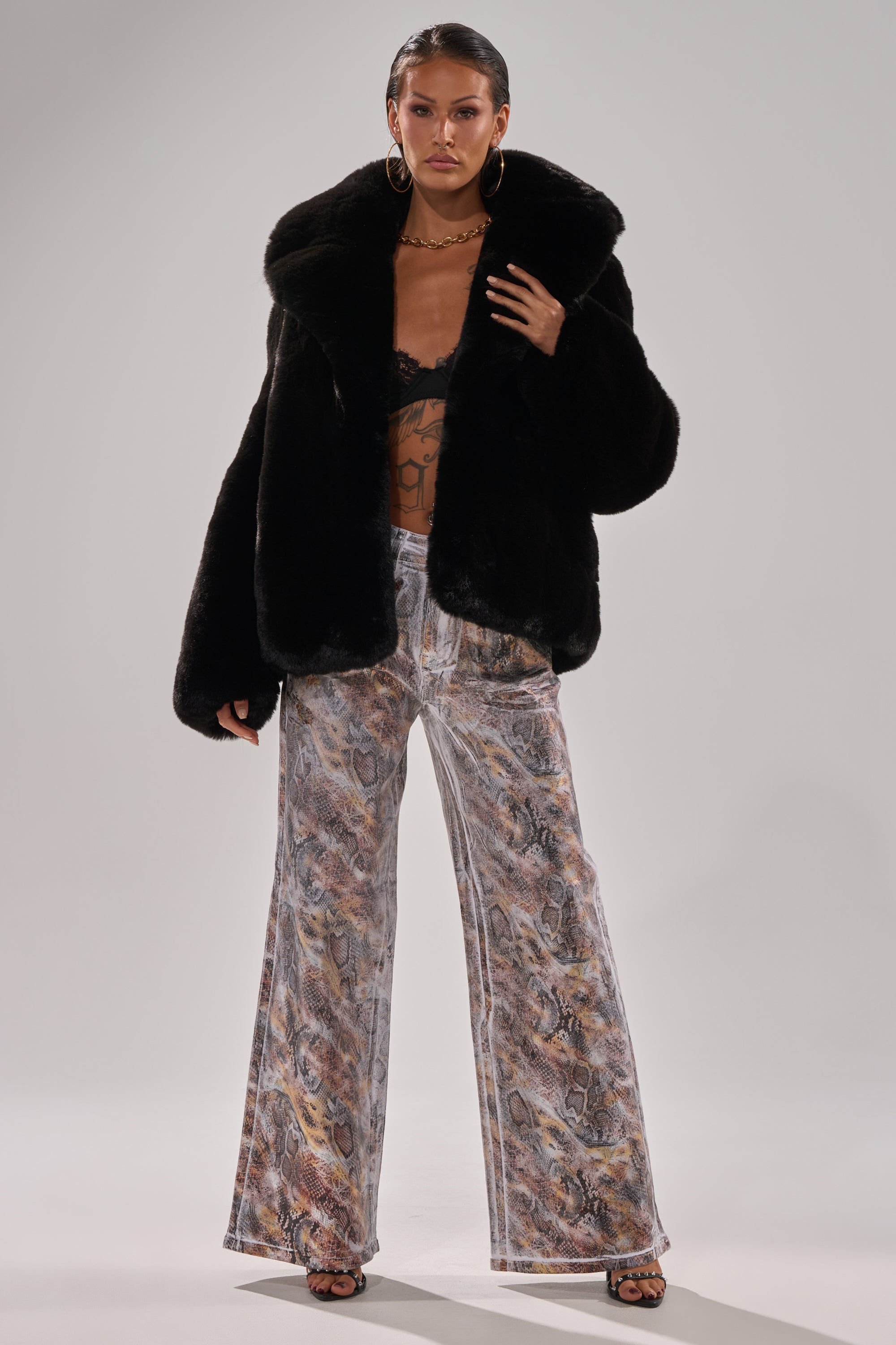 NO LOOKING BACK FAUX FUR IN BLACK