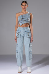KENLY BUCKLE DETAIL RELAXED FIT JEANS